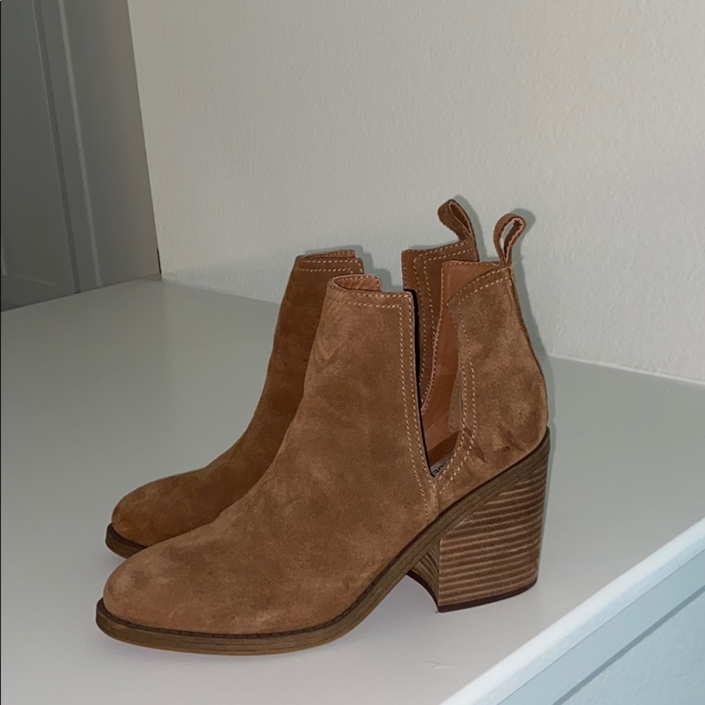Steve Madden Suède Booties- make me an offer